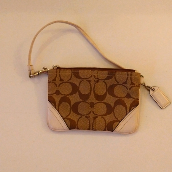 VGUC. Coach Signature C wristlet. - Picture 1 of 9